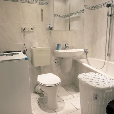 Apartment Mit Balkon In *